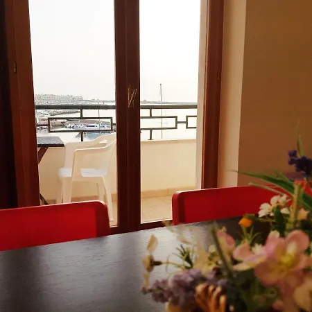 Pleasure Apartment *